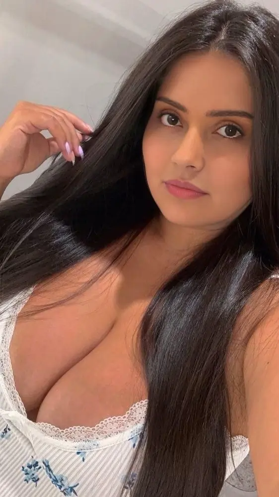 Riya Vadodara Call Girl Service